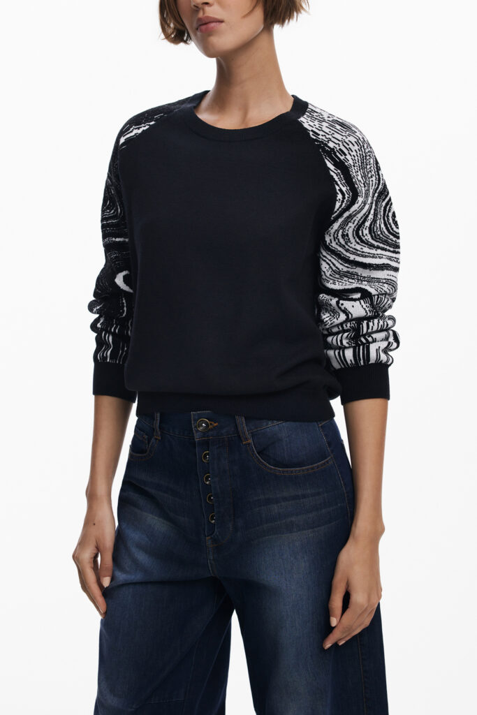 DESIGUAL WOMEN'S BLACK SWEATER 25WWJF28_NE2000